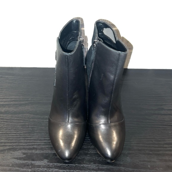 🆕WHITE HOUSE BLACK MARKET Black Leather Ankle Bootie - Picture 5 of 6